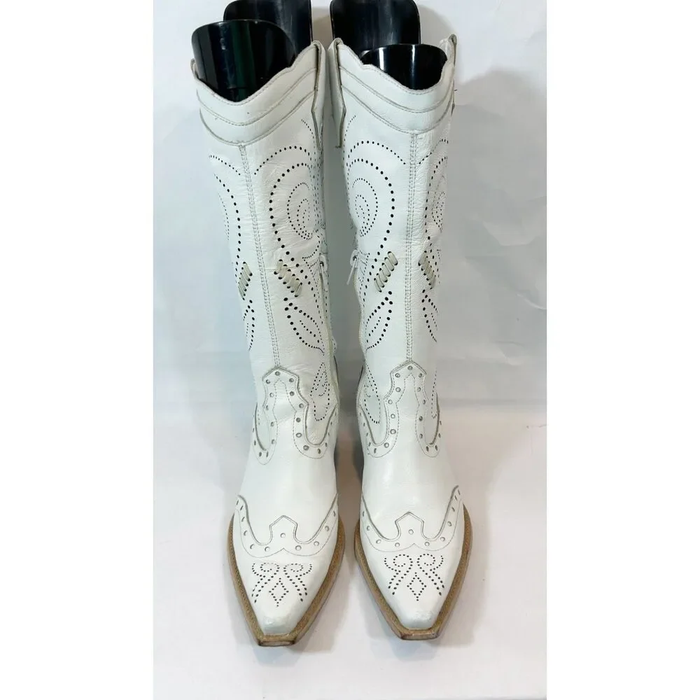 BCBGIRLS White Leather Cowgirl Boots Size 5.5-6 Bohemian Western